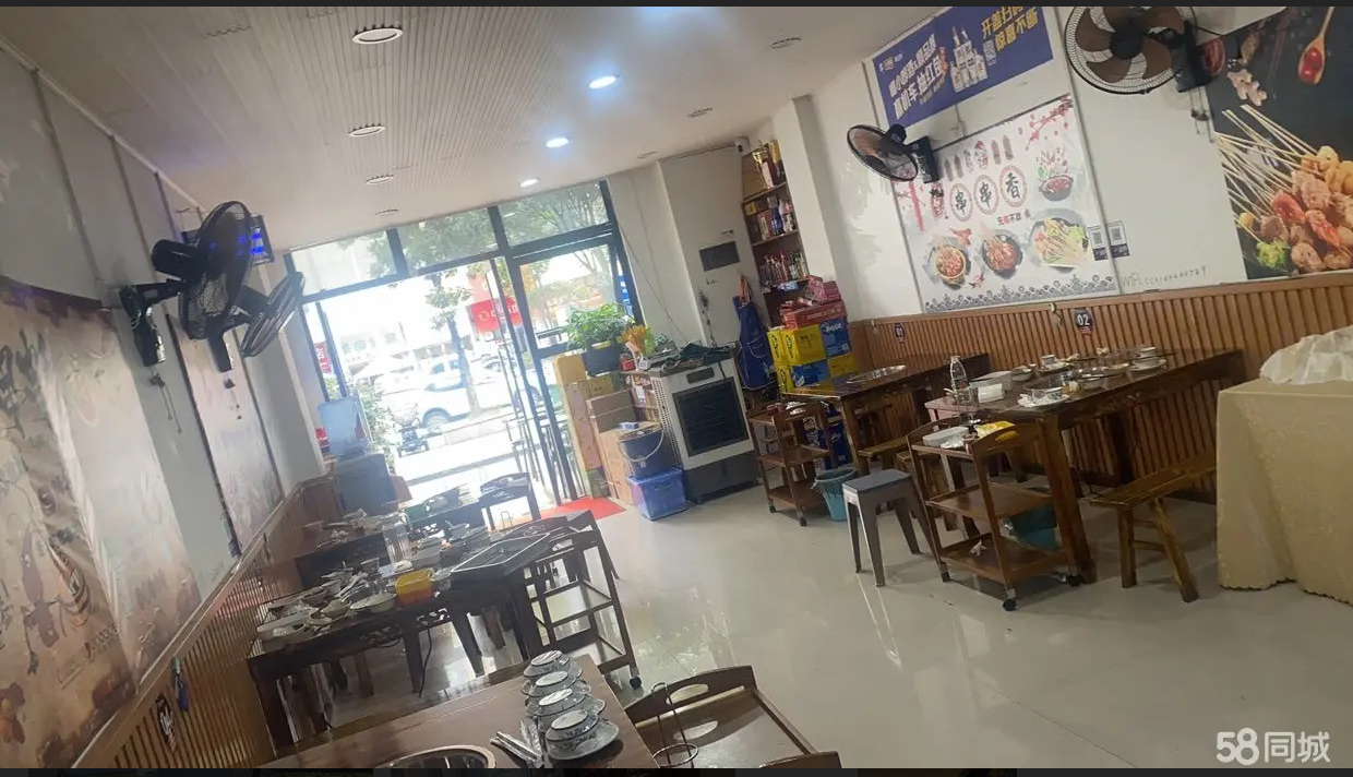 (转让)位于遵义红花岗区美的城D区，CD区大门旁。