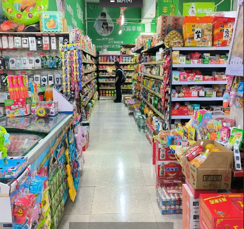 (转让)地理位置尚好，两小区正门口