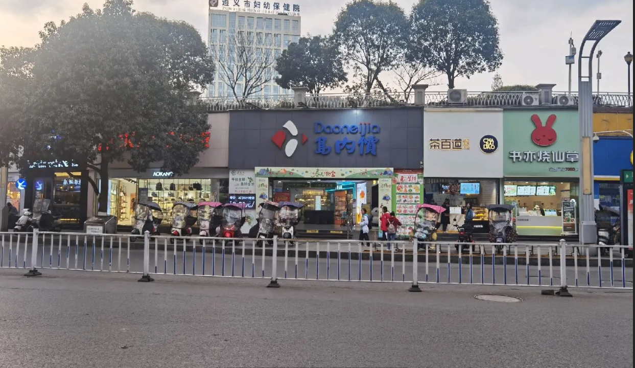 (转让)合众路三岔路口岛内价对面