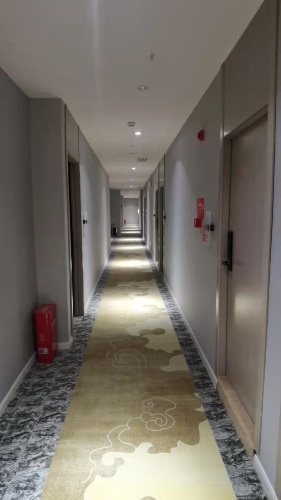 茅台医院旁边大型酒店经营中转让 