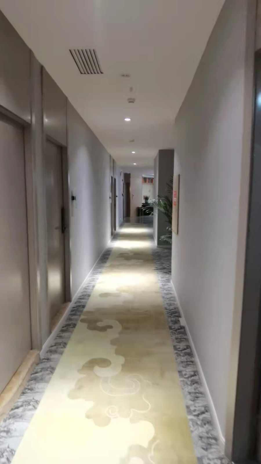 茅台医院旁边大型酒店经营中转让 