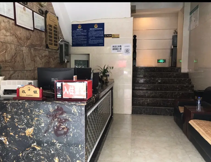 (转让)香港路盛邦地标前一百米，离唯一国际两百米左右