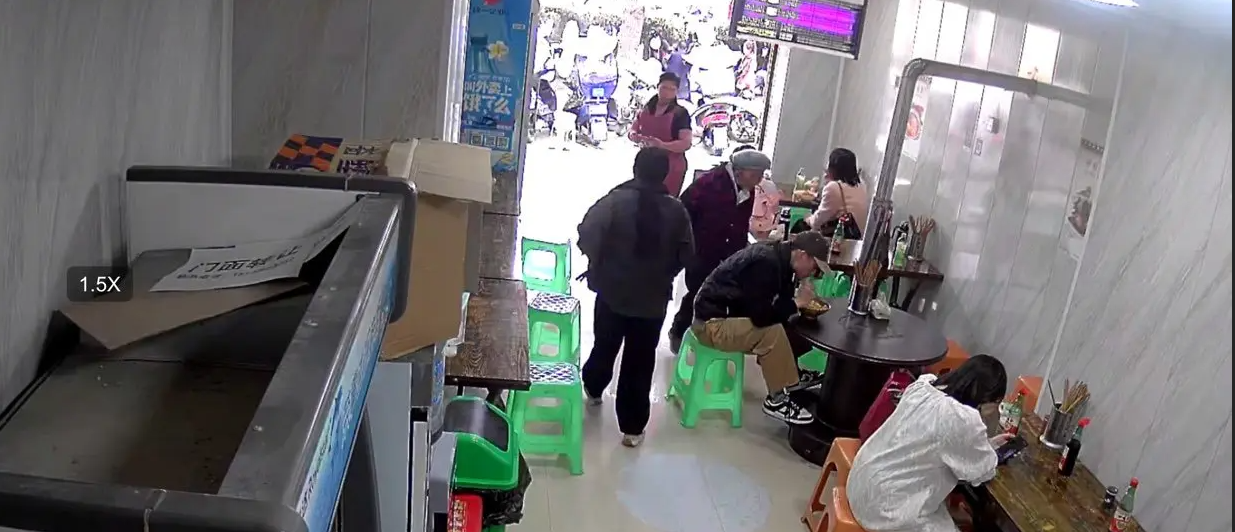(转让)应本人原因没人带小孩将店面整体转让中介勿扰