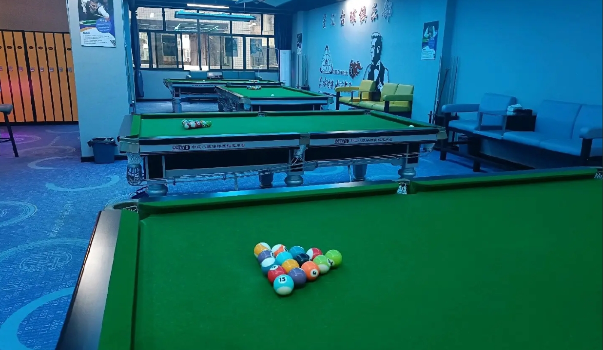 (转让)本台球室转让，5张球桌，1间棋牌包房,因为太忙没人看管，
