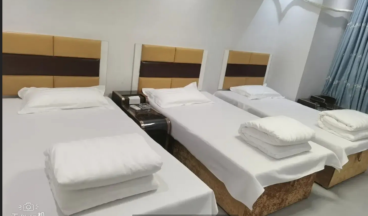 (转让)去年全新装修，环境可以。临街门面。