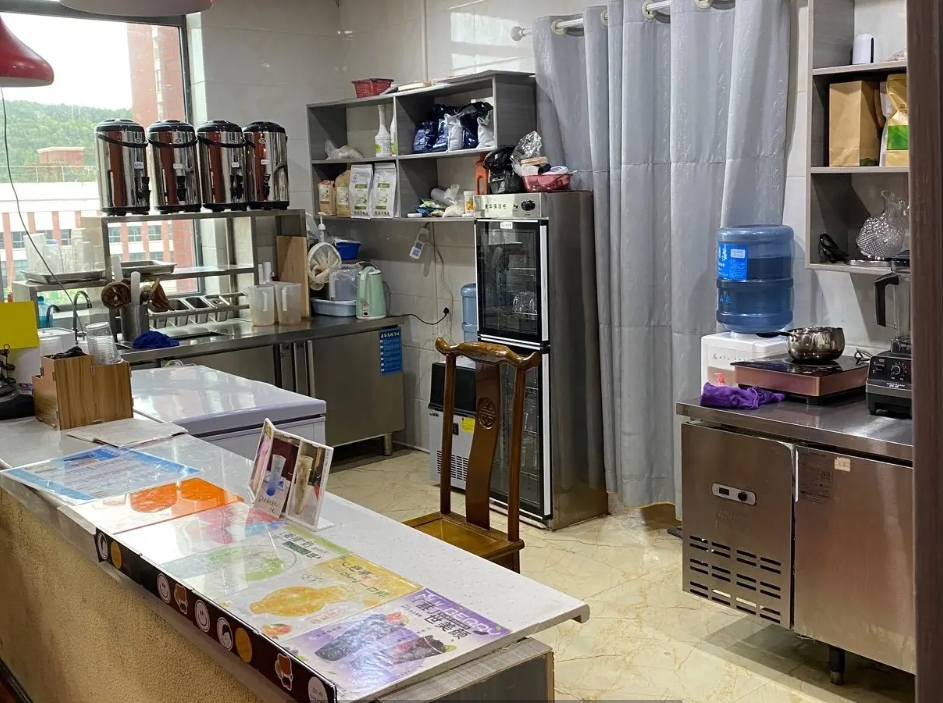 (转让)新蒲科技学院校内休闲吧