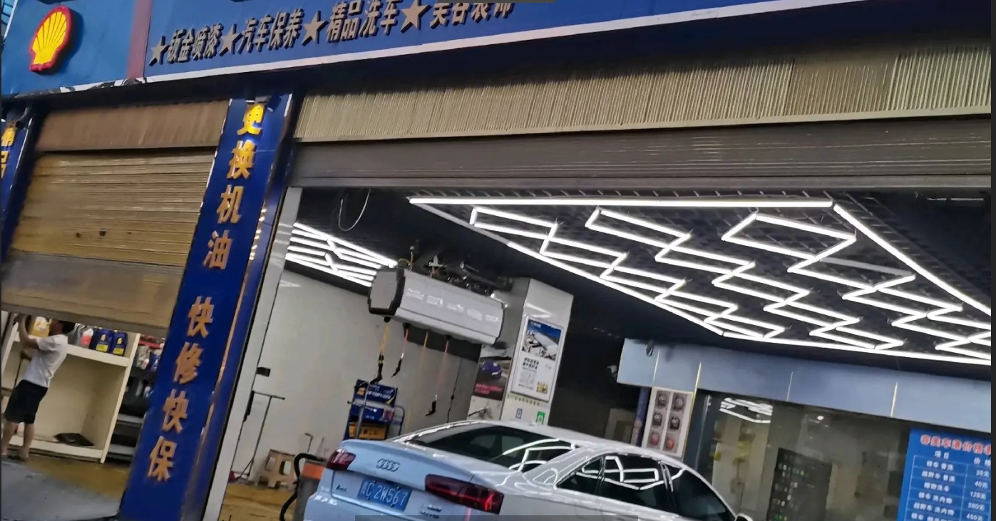 (转让)汽车美容生活馆，两个门面位置好，带举升机，轮胎机
