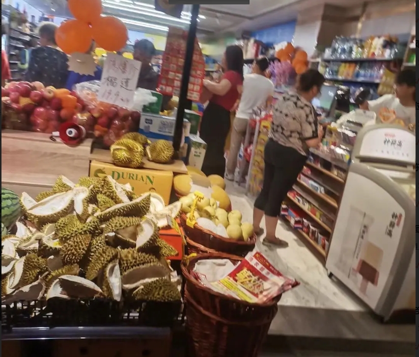 (转让)店铺位于上海路北海路口，临街人流量大,精装修,带烟证