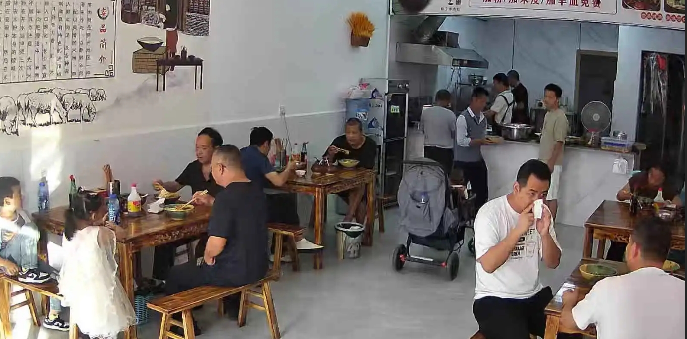 (转让)周边人流量大。消费能力强