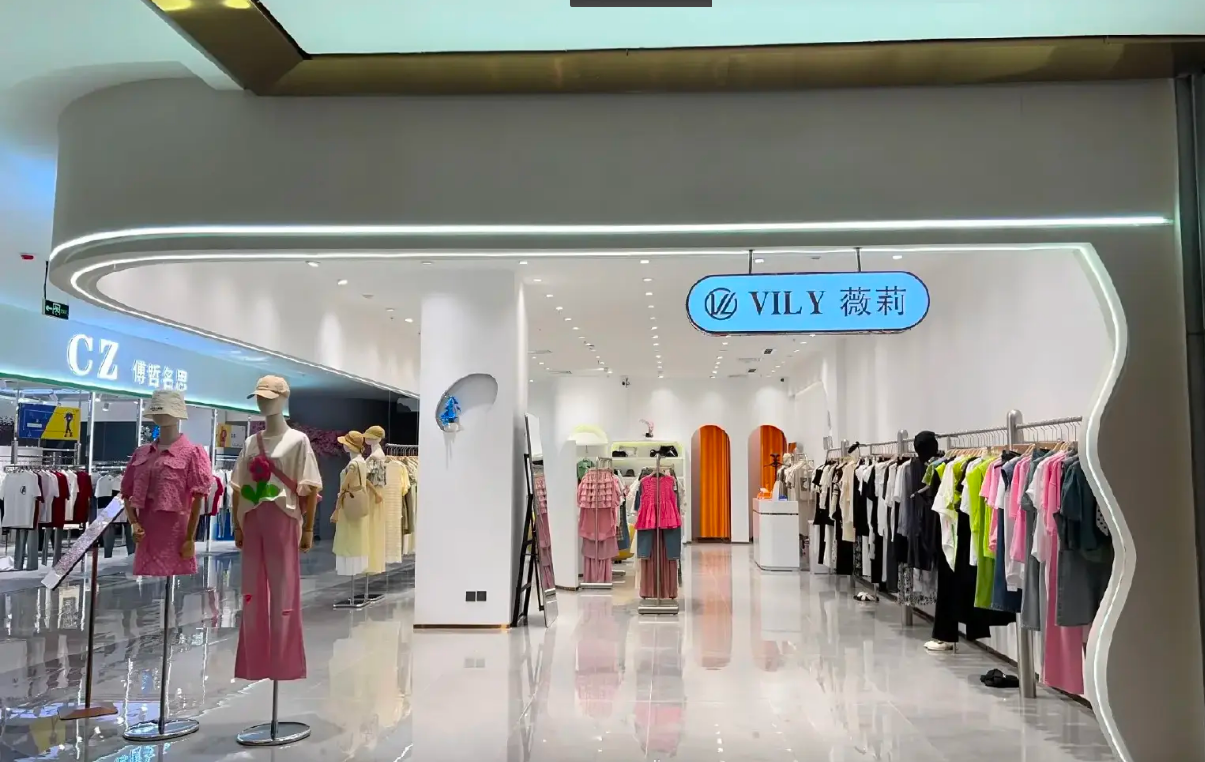 (转让)新女装店转让，精装修,有货直接可以挂上销售，无房租