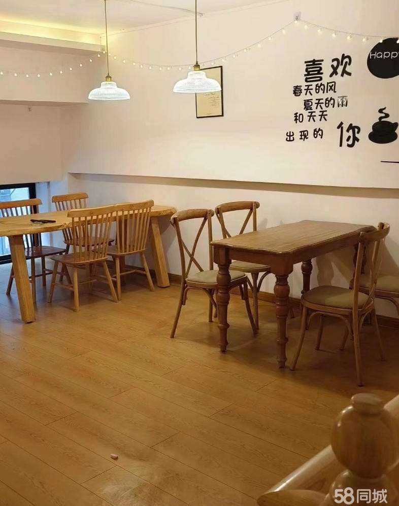 (转让)购物广场对面精装小吃店低价急转
