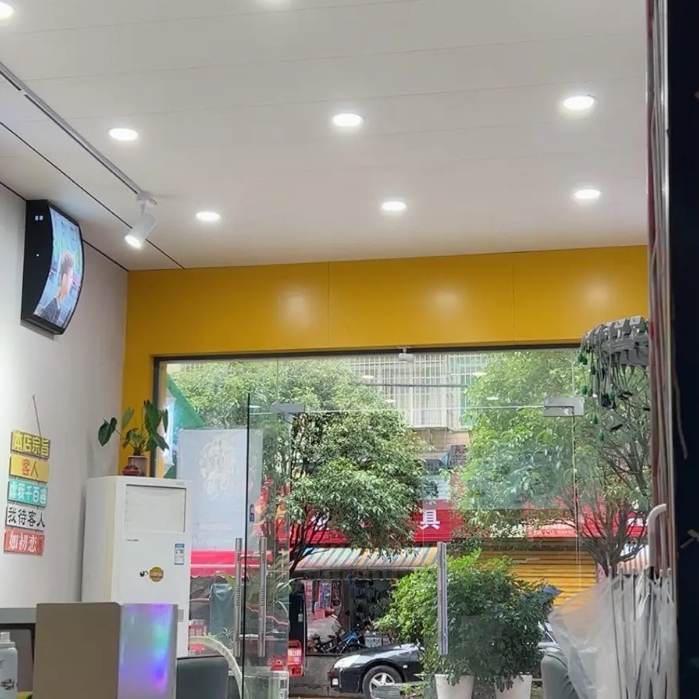 (转让)四临小区,学校门口,临街商铺
