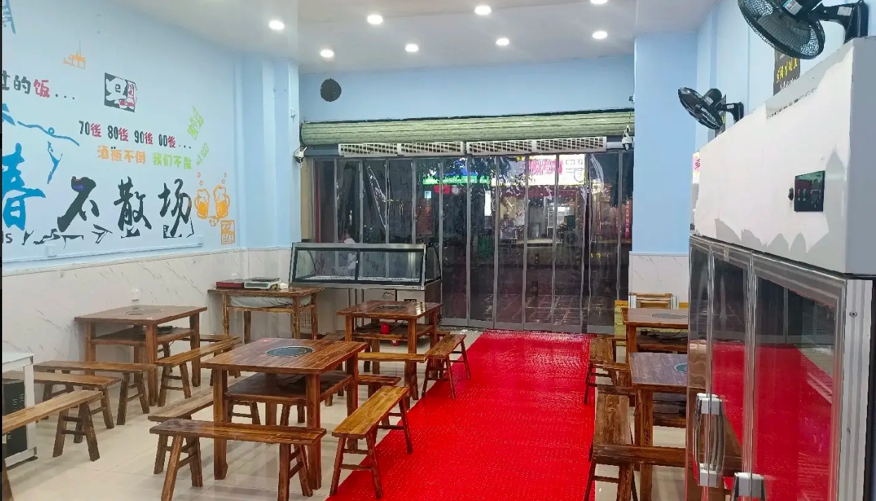(转让)营业中临街商铺，位置好，客源稳定，设备齐全，接手即刻营业，