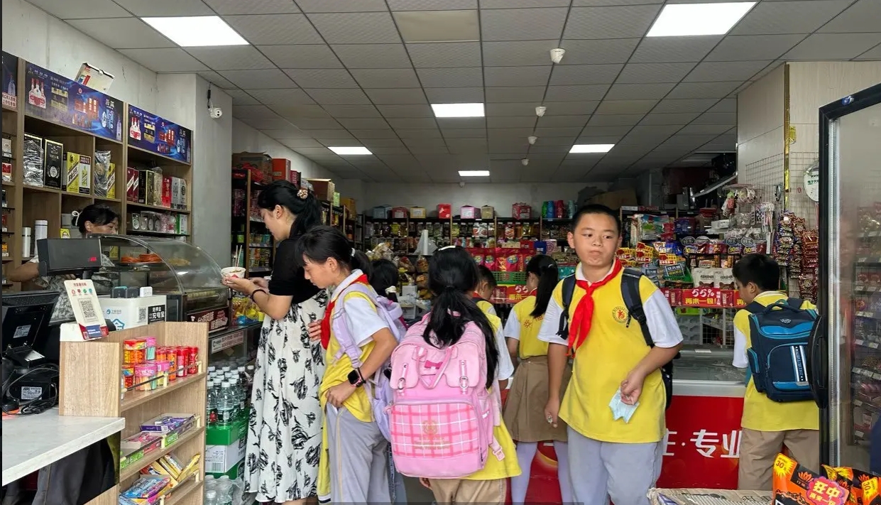 (转让)为明生活超市本人因身体原因，需转让此店铺，货物全转