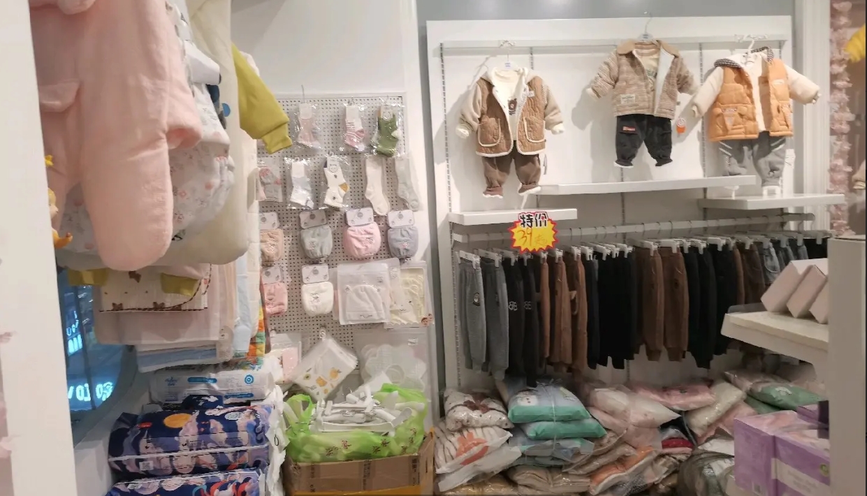 (转让)金贝贝母婴生活馆转让，全新装修因娃儿无
