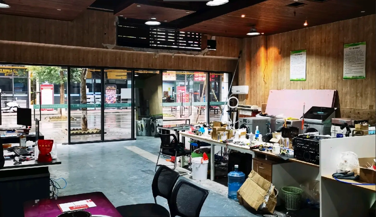(转让)公摊小面积大门头宽非常好用