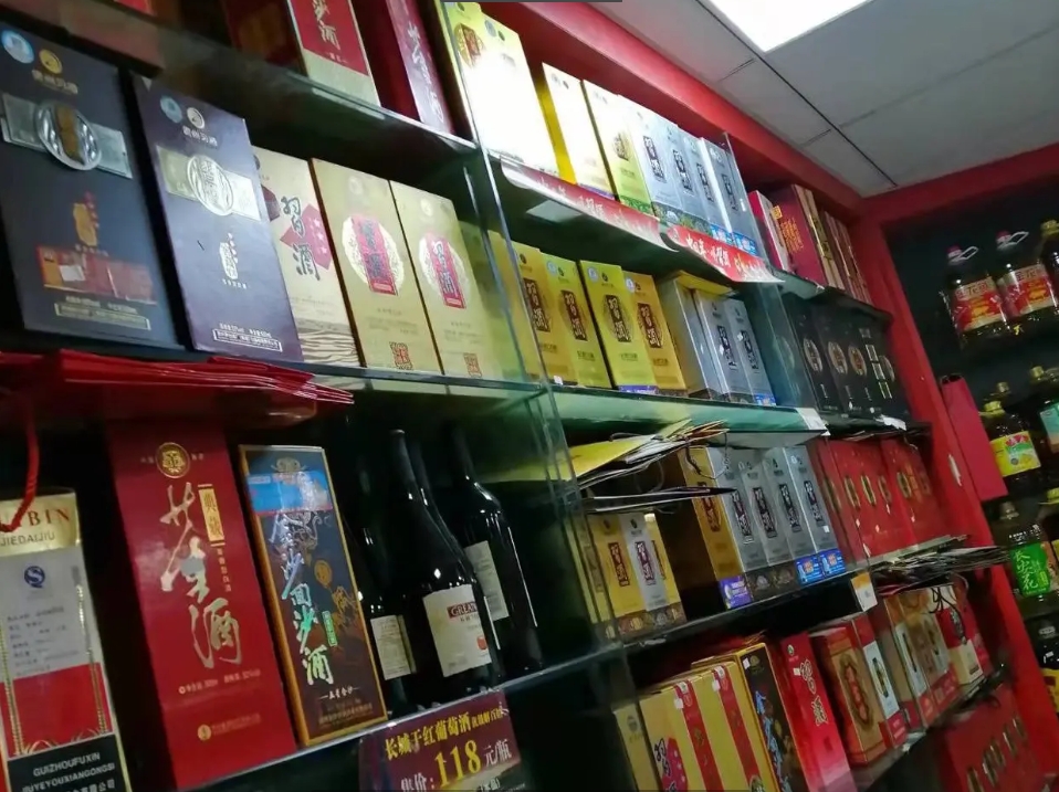 (转让)临街铺面。过往人流密集