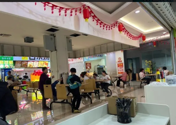 (转让)因合伙人原因，所以将店铺整体转让，设备齐全需要的请联系
