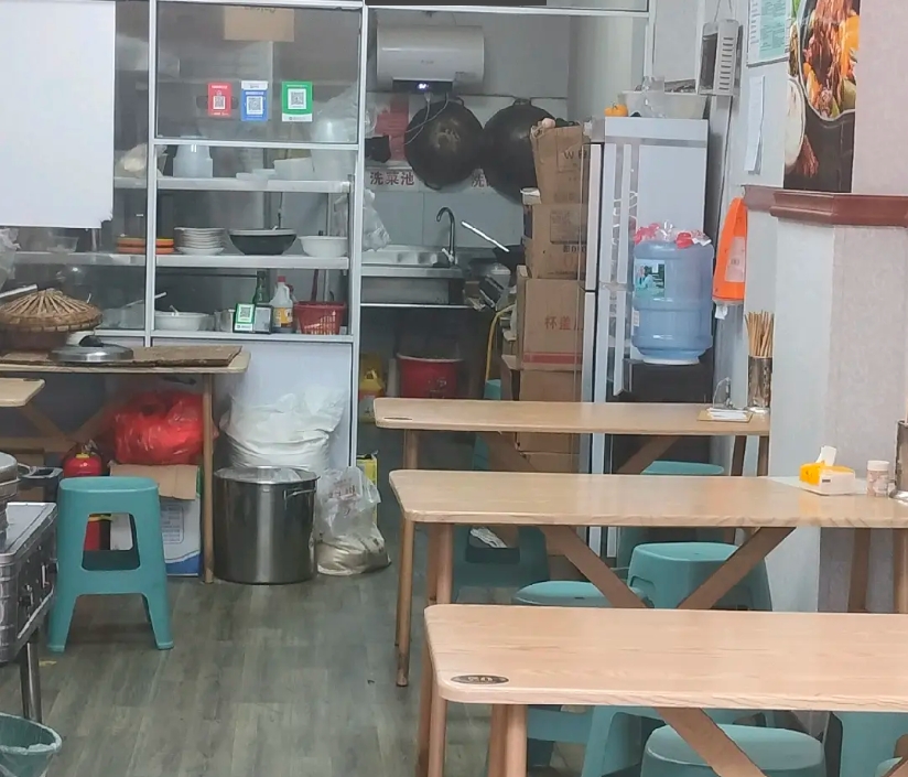 (转让)医学院门面转让，干净卫生接手即可营业