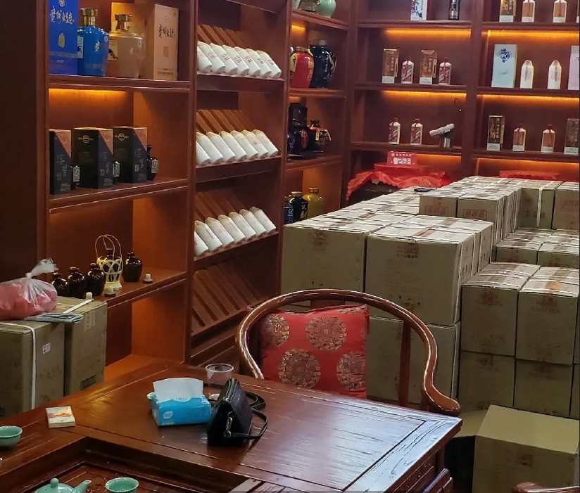 (转让)临街旺铺整体转让，正对面大型酒楼外婆家传菜，自带人流