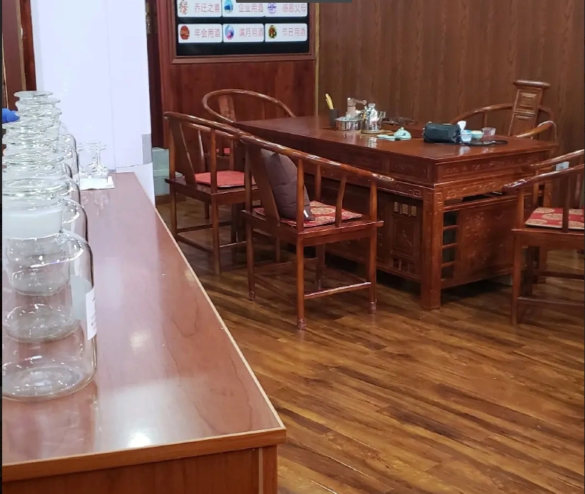 (转让)临街旺铺整体转让，正对面大型酒楼外婆家传菜，自带人流