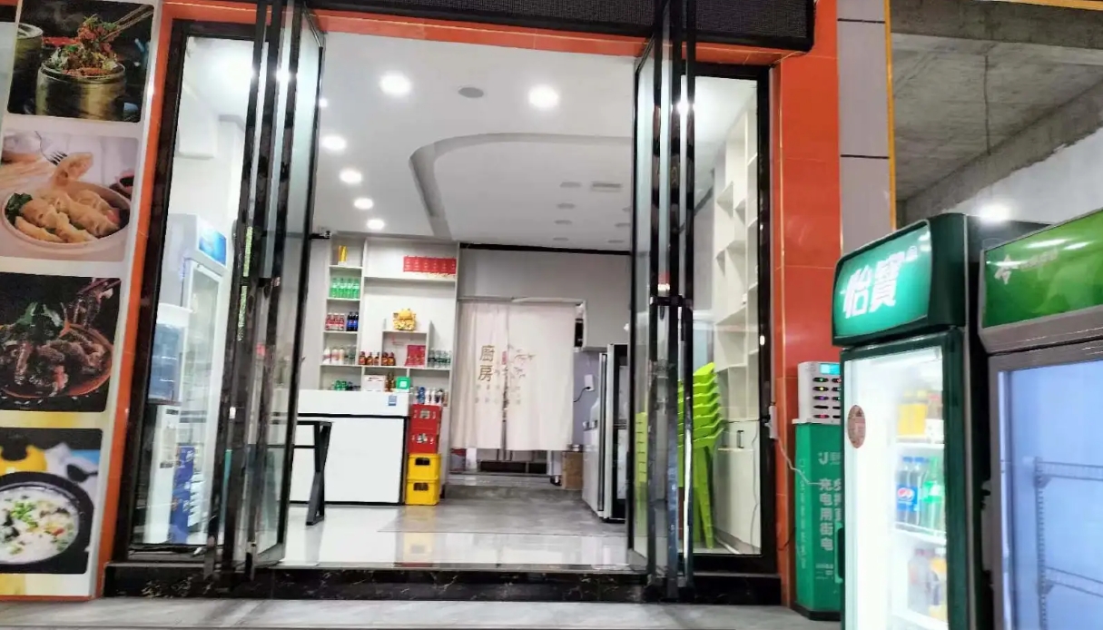 转让)店铺临街门面，位置好，精装修