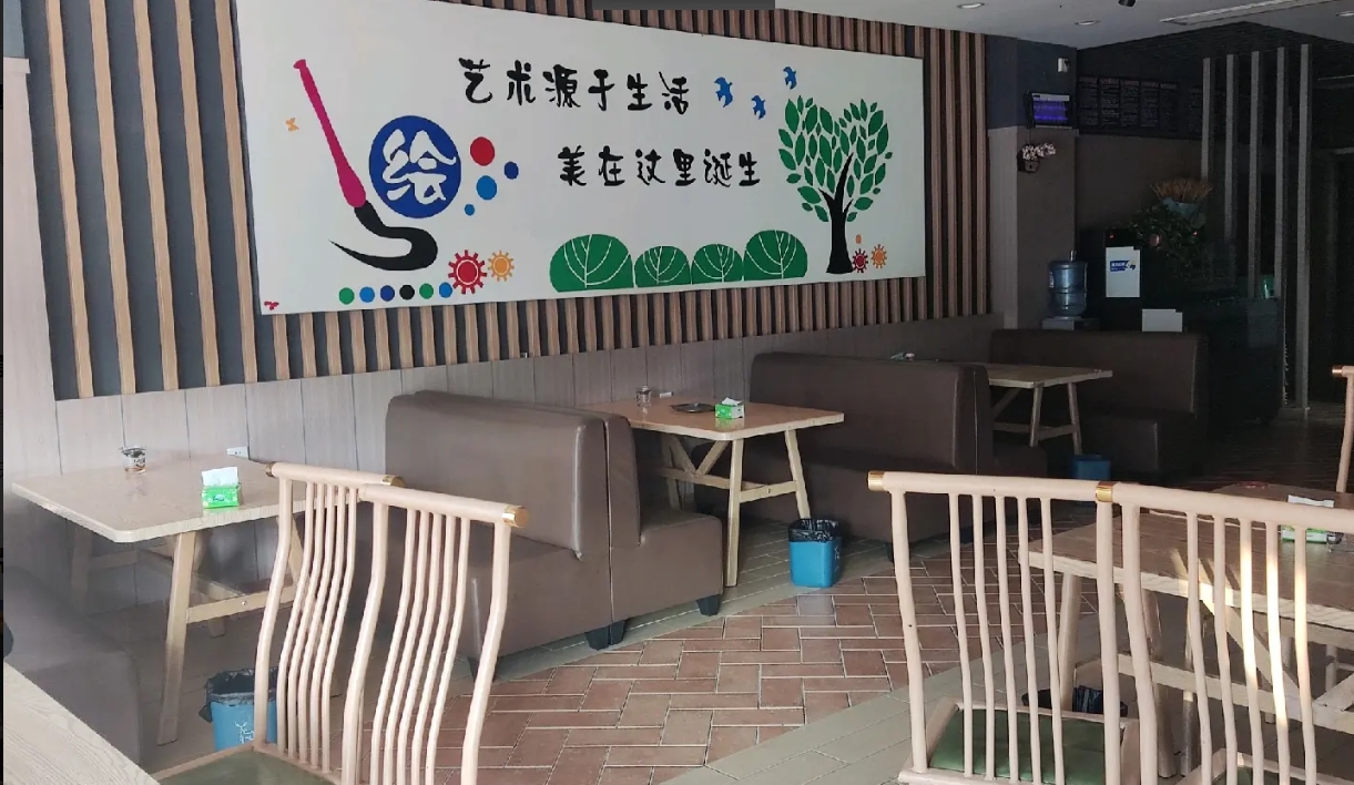 (转让)旺铺转让，门口有停车场，周边人流量大