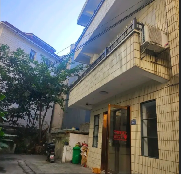 (转让)青杠园社区，设备设施齐全，特色餐饮经营选择。