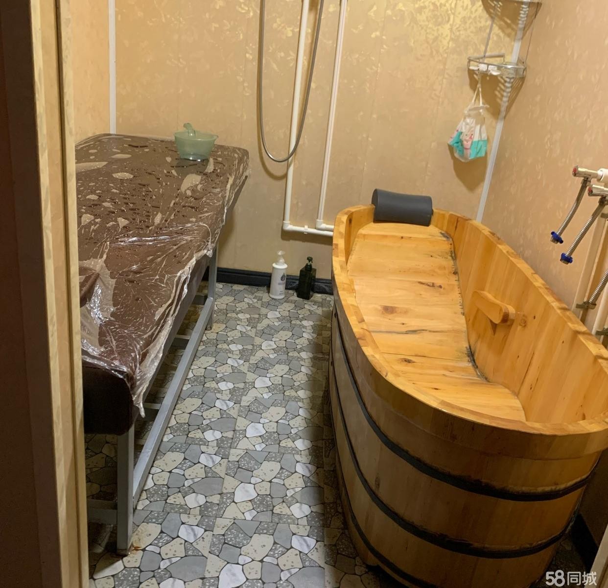 (转让)合伙闹矛盾!临街2楼，人流量大， 有缘赚到。