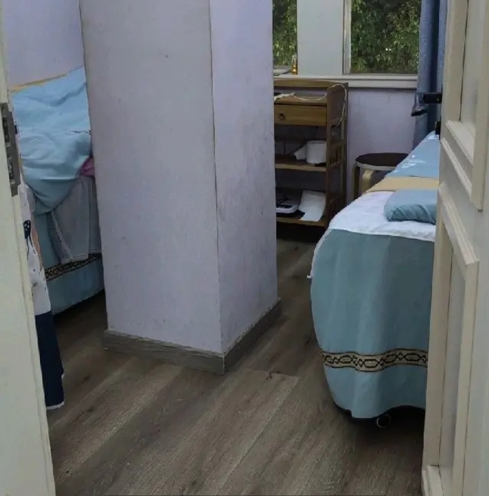 (转让)美容院低价转让时代广场对面，大道边.上地段很好