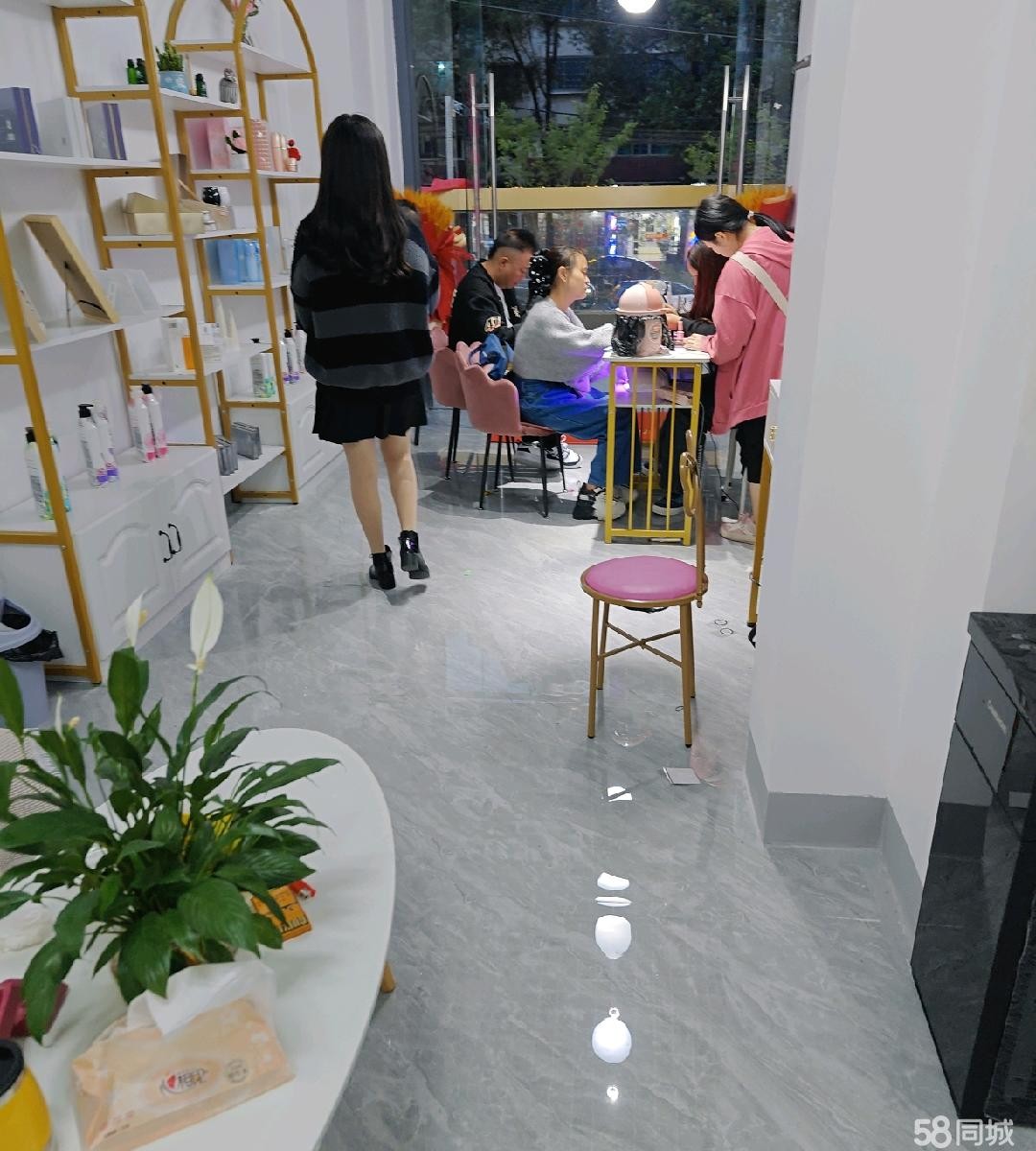 (转让)新装修50平米两间，高档小区租金便宜