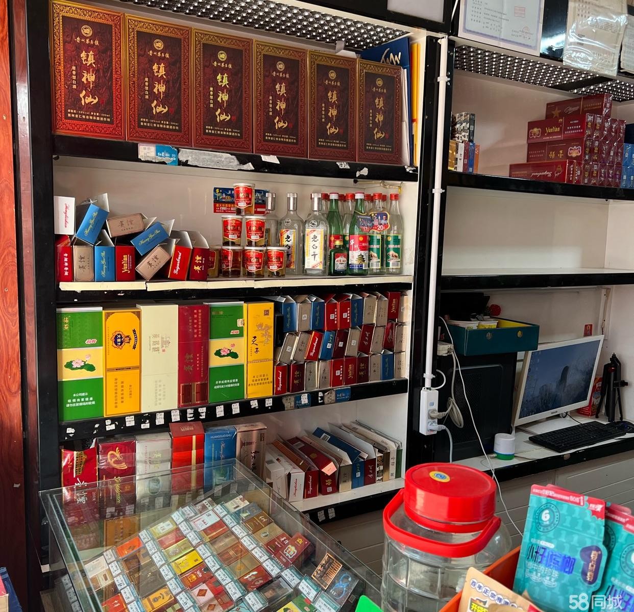 (转让)营业中烟酒店转上房租便宜有烟证