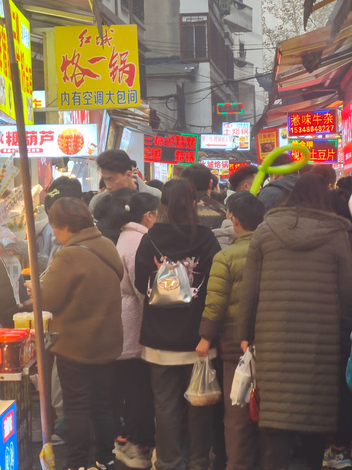 美食街捞沙巷200平方门面出租