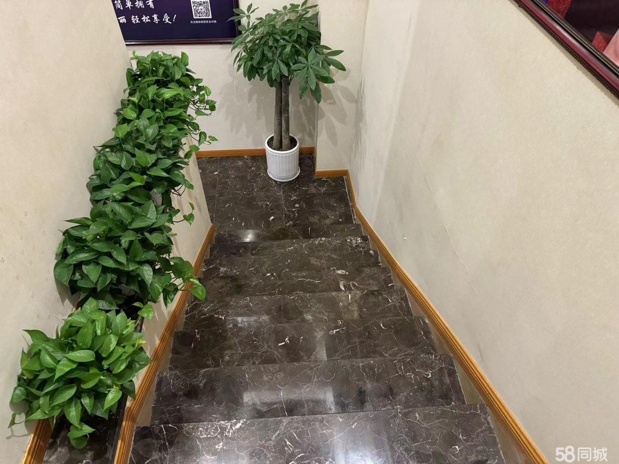 (转让)店铺转让1 0万包含房租3个月多押金1万