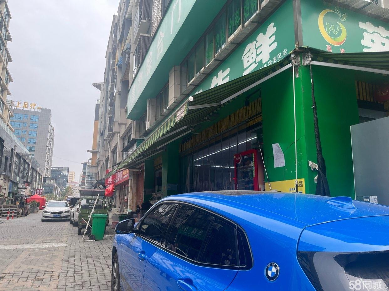 (转让)小区门口，交叉路口，旁边有医院