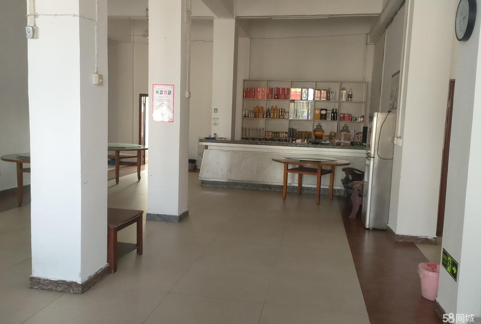 (转让)使用面积近2000平方。现在接手送三月份预定酒席正餐40桌。