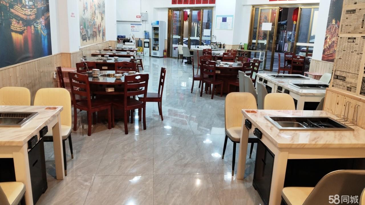 (转让)美食街旺铺、门头宽大、两个包间、方便停车、设备较新