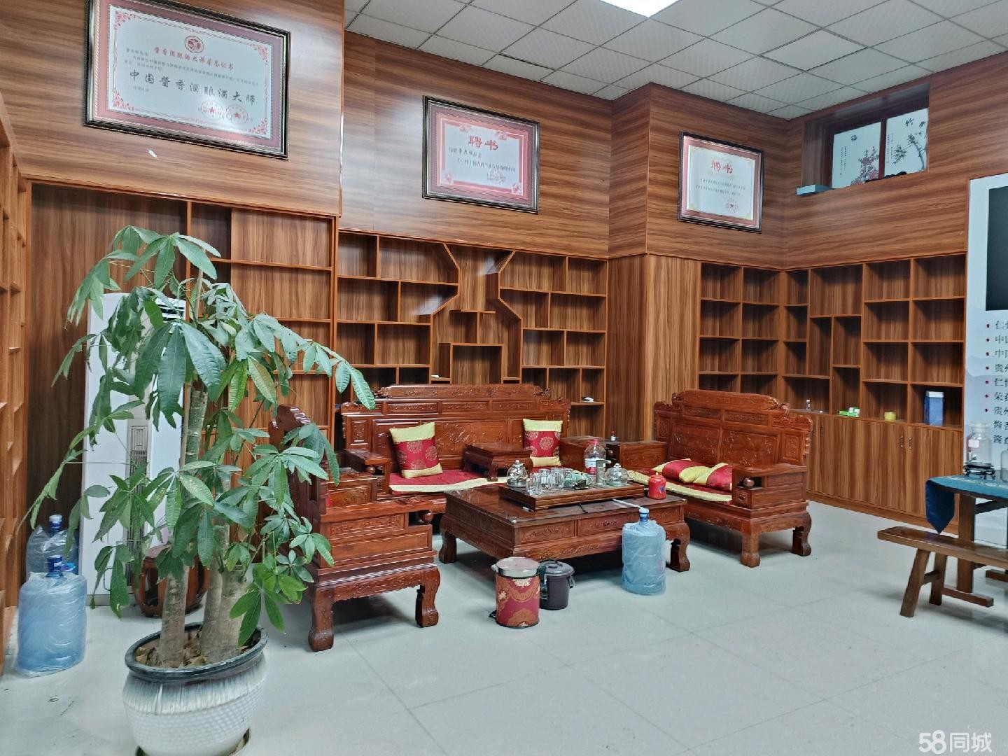 (转让)文兴盛世龙城酒类包材市场,可以做酒公司