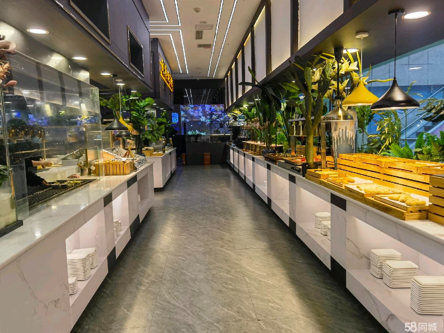 (转让)营业中店里面转让、装修不到3个月全新?总300多万