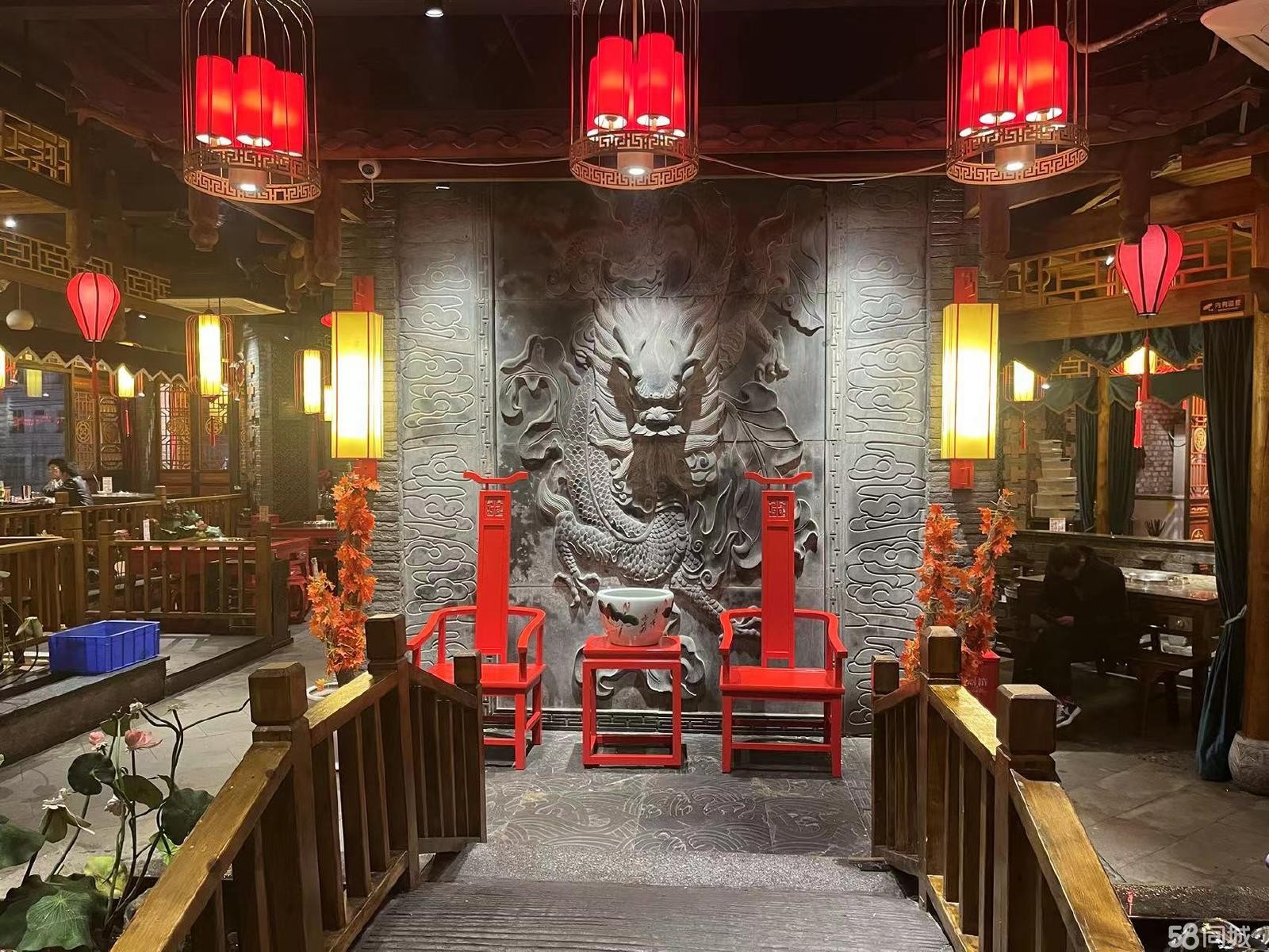 (转让)步行街铺面，背面几十栋住宅小区