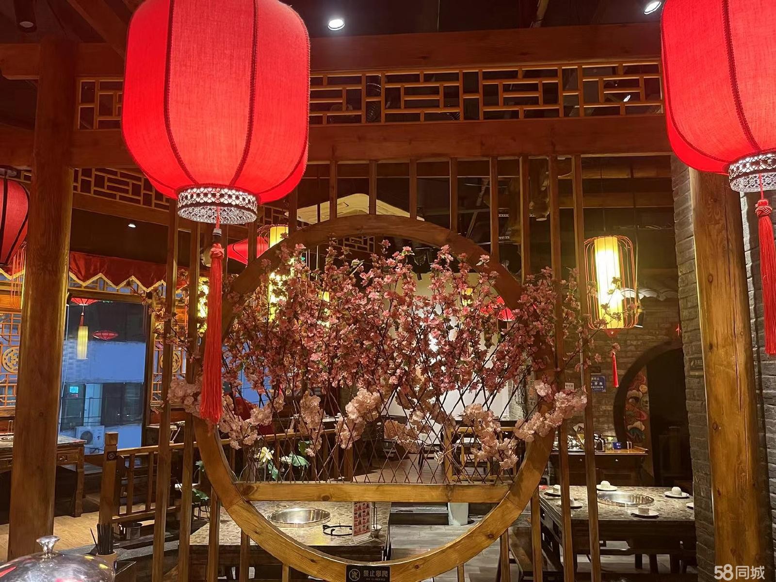 (转让)步行街铺面，背面几十栋住宅小区