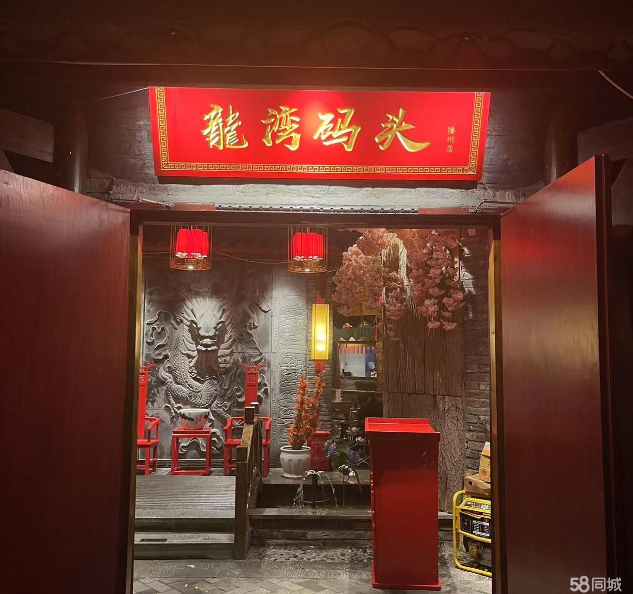 (转让)步行街铺面，背面几十栋住宅小区