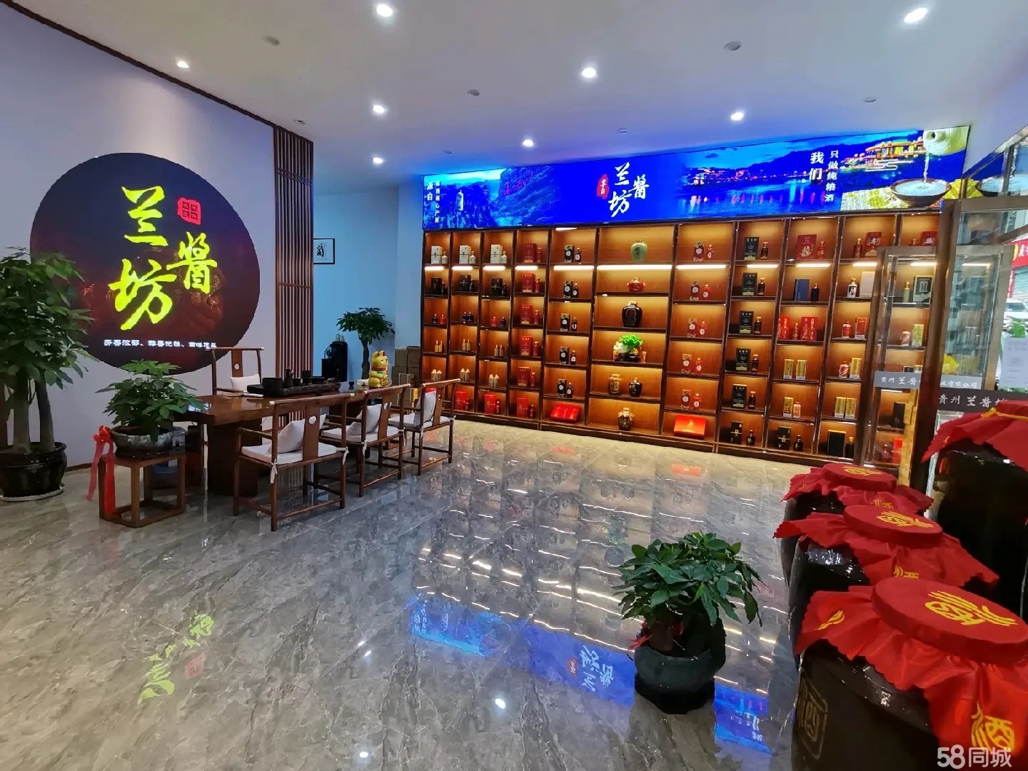 (转让)楼下品鉴馆、楼上办公区,全新装修、租金便宜,价格面议。