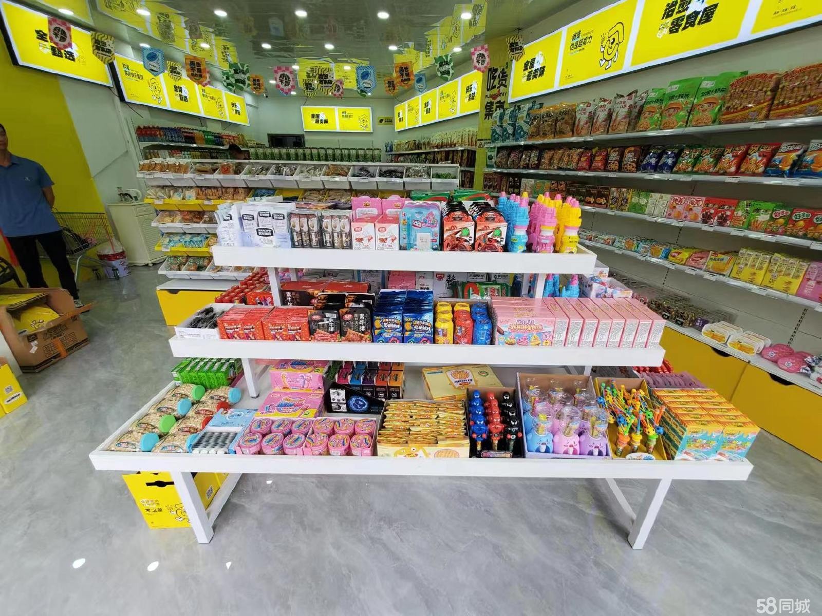 (转让)旺铺转让周围小区多有学校,独有-家零食店,加盟货源全打包转让