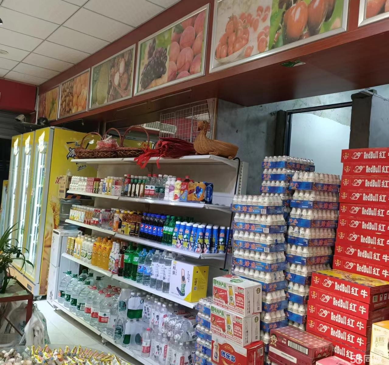 (转让)在小区门口,旁边有幼儿园和单位,有稳定的客户,带冷库