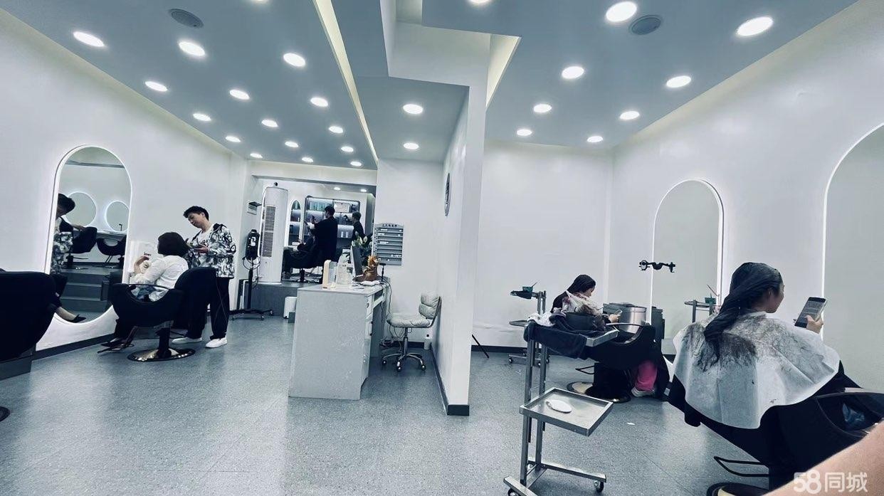 (转让)五年美发店旺铺转位置好有客源