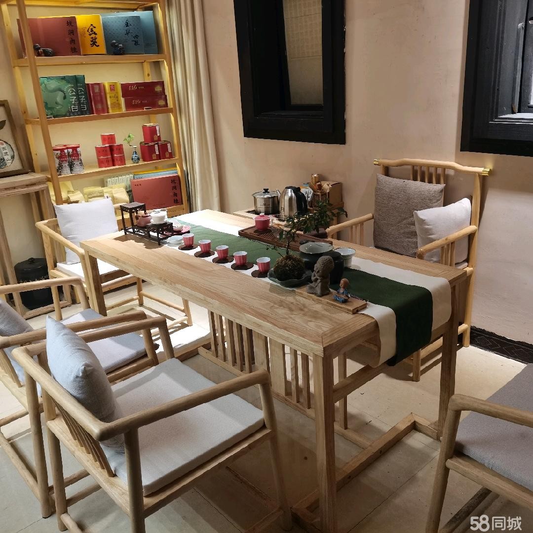 (转让)外环路1 80平茶室转让，停车方便，还有80平左右院子