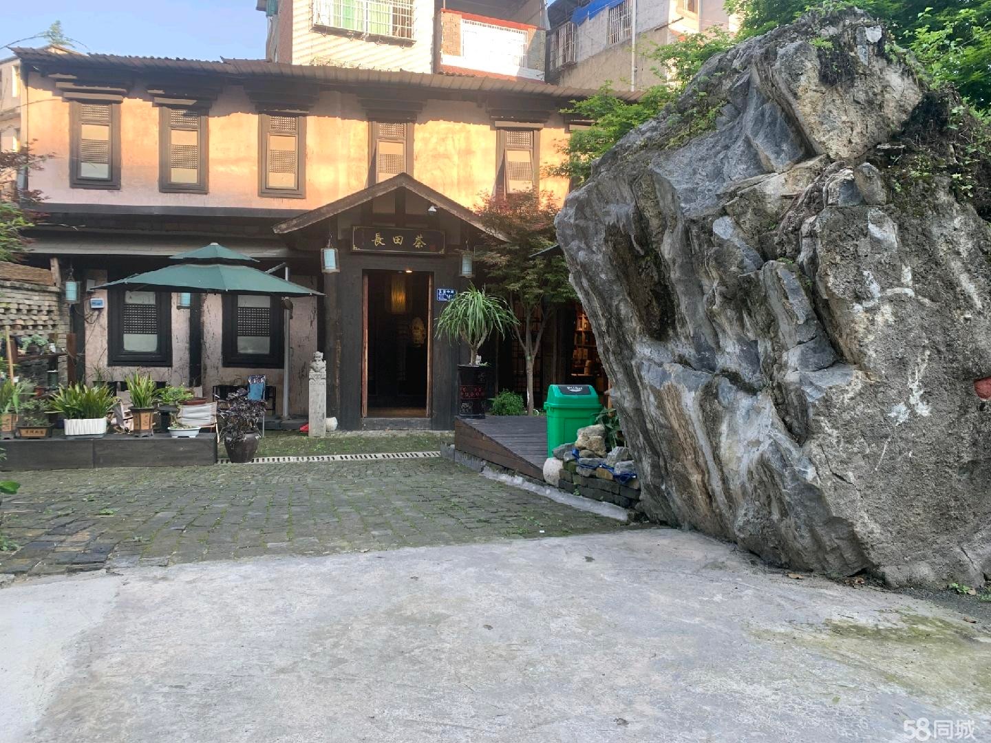 (转让)外环路1 80平茶室转让，停车方便，还有80平左右院子