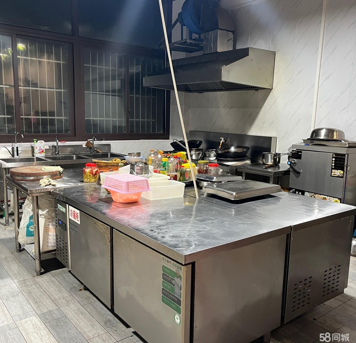 （转让）圣城华府紫郡美食街中段旺铺转让