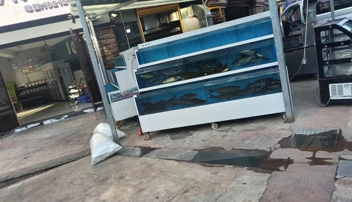 (转让)生意转让(30万精装，带2个卫生间)打包整体出租转让